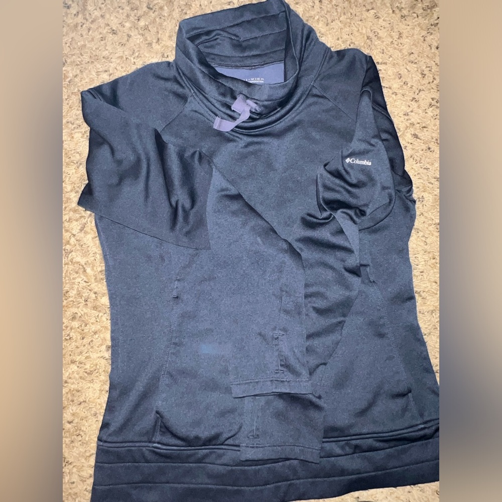 Columbia cowl neck pullover
